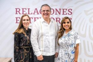 Atenea Gómez Ricalde reconoce a la gobernadora por gestión de la nueva Oficina de Pasaportes en Cancún