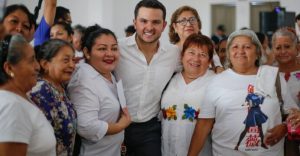 Ante más de 600 cancunenses, refrenda Pablo Bustamante el compromiso de los programas del Bienestar con las mujeres y sus familias
