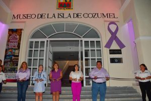 La FPMC iluminó el Museo de la Isla de color morado como apoyo a la igualdad de los derechos de las mujeres