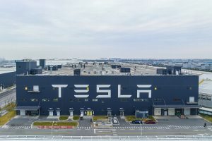 Tesla anuncia nueva fábrica de baterías en China