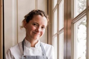 Felicita AMLO a Elena Reygadas tras ser nombrada como la mejor chef del mundo