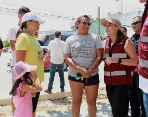 Ana Paty Peralta recorre la SM 253 y atiende vecinos