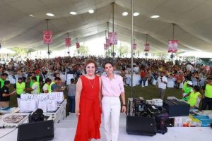 Ana Paty unida con las madres trabajadoras del sindicato del Ayuntamiento de Benito Juárez