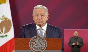 Aumento retroactivo de 8.2 por ciento promedio a docentes y trabajadores de la educación: AMLO