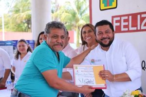 Ayuntamiento de Lázaro Cárdenas celebra al magisterio en su día