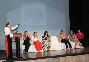 Las mujeres cancunenses tenemos un gran valor: Ana Paty Peralta