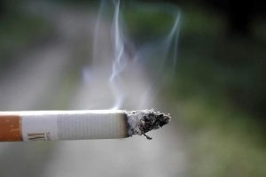 Llama Criss Alcérreca a disminuir el consumo de tabaco