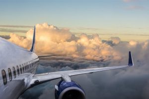 Calentamiento global aumenta turbulencias en aviones, revela estudio