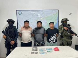 Detienen a 3 presuntos vendedores de droga en Tulum