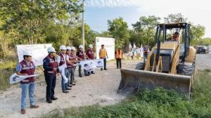 Diego Castañón Trejo Banderazo de obra, inversión para pavimentación de calles en Tulum
