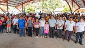 Gobierno de Diego Castañón Trejo cumple con becas educativas municipales