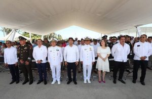 Mauricio Vila encabeza en Yucatán ceremonia por el Día de la Marina