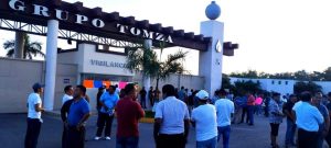 Denuncian ataque y vandalismo de la CROC a la empresa Gas Tomza de Cancún.