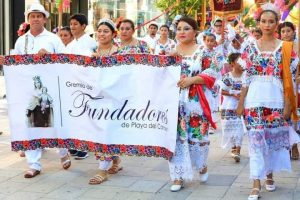 Con procesión, gremio Fundadores da realce a la Feria del Carmen.