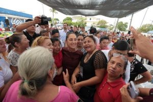 ’’Me lo llevo en el corazón y en la mente’’: Claudia Sheinbaum recoge los sentimientos de mujeres despicadoras y pescadores en Tampico, Tamaulipas