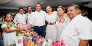 Renán Barrera recibe a las y artesanos de 42 municipios del interior