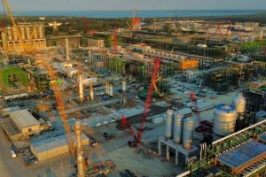 Refinería de Dos Bocas comenzará producción de petrolíferos este viernes, anuncia AMLO