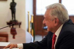 López Obrador se reúne con gobernadores del sureste por crisis migratoria