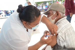 Inicia SESA jornada de vacunación en Chetumal