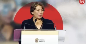 Delfina Gómez presenta a su gabinete en Palacio de Gobierno de EDOMEX