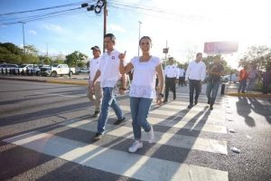 Trabaja Ana Paty Peralta en cruces peatonales seguros en Cancún