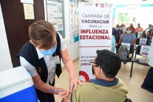 Invita SESA a vacunar a niños y adultos mayores contra Influenza