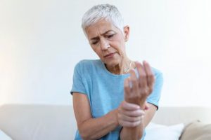 Gran porcentaje de mexicanos padecen osteoporosis y no lo saben: Experto