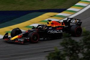 Verstappen gana el sprint de Brasil; ‘Checo’ fue tercero, Sainz octavo y Alonso, undécimo