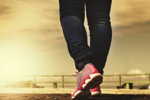 Caminar más rápido se relaciona con riesgo de diabetes tipo 2