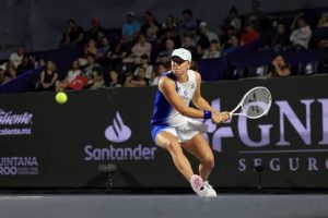 Swiatek se cita con Sabalenka en busca del número Uno en el WTA Finals Cancún