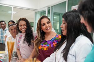 Mara Lezama anuncia becas universitarias para empoderar a las mujeres