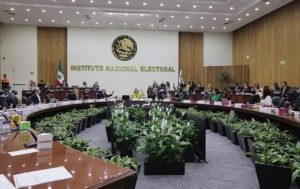 El INE pone fecha a tres debates entre las inminentes candidatas de Morena y el Frente Amplio