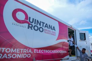 Ofrecen caravanas móviles “Salud para Tod@s” servicios de atención médica y vacunas contra la influenza