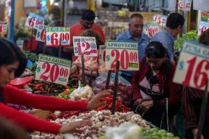 Inflación anual de 2023 acelera y cierra en 4.66 %, revela Inegi