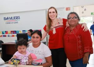 Atenea Gómez Ricalde supervisa registros al Programa ‘Isleña de Corazón’ en Isla Mujeres