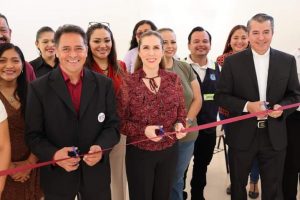 Atenea Gómez Ricalde asiste a la inauguración de las nuevas aulas de la Universidad Sacro Cuore de Isla Mujeres