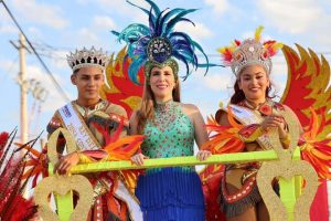 Atenea Gómez Ricalde encabeza el primer recorrido del Carnaval Fantasía Tropical en Zona Continental