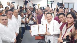 «Huacho» Díaz Mena va por la gubernatura de Yucatán