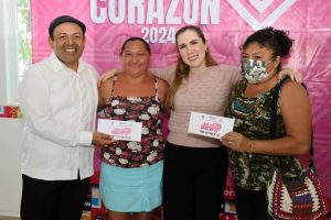 Gobierno de Isla Mujeres fortalece el empoderamiento de las mujeres con la entrega de tarjetas del programa “Isleña de Corazón”
