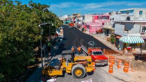 Avanzan los trabajos de pavimentación en la Avenida Perimetral de Isla Mujeres