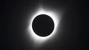 Astrónoma mexicana descarta daños por el eclipse: «El único efecto es el emocional»