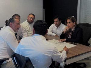 Reunión para mejorar la infraestructura eléctrica en Cancún
