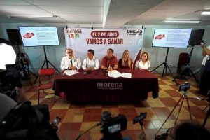 Si aún ser gobernador, Huacho ya empieza a dar soluciones para el sector salud en Yucatán
