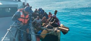 Armada de México salva a 51 personas frente a las costas de Isla Mujeres