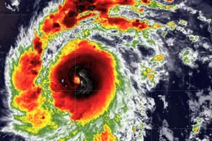 ‘Beryl’ es huracán categoría 4 en el Océano Atlántico