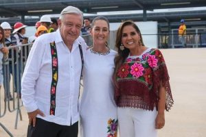Mara Lezama acompaña a Andrés Manuel López Obrador y Claudia Sheinbaum a supervisar el Tren Maya