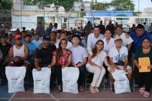Entrega Mara Lezama apoyos alimentarios para el bienestar de las familias del sector pesquero de Benito Juárez
