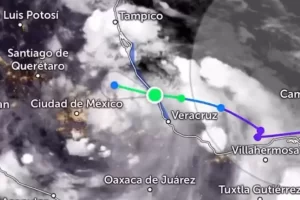 Toca tierra la tormenta tropical «Chris» en Lechuguillas, Veracruz