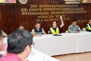 Atenea Gómez Ricalde informa plan de acción ante cercanía del huracán Beryl a las costas de Quintana Roo