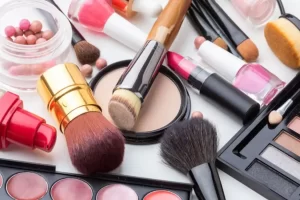 Detectan bacterias y altos niveles de toxicidad en maquillaje de Shein en Corea del Sur, ¿también en México?